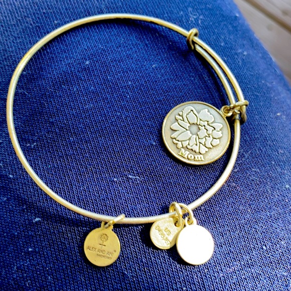 Bracklet - Picture 1 of 2